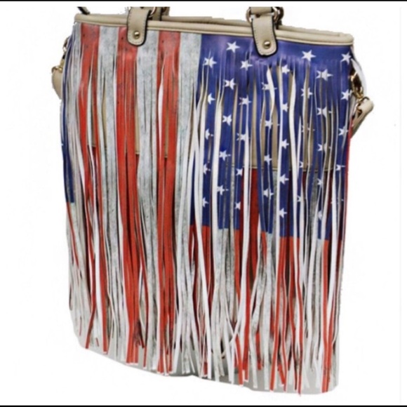 NWT! American Flag Fringe Purse! - Picture 4 of 10